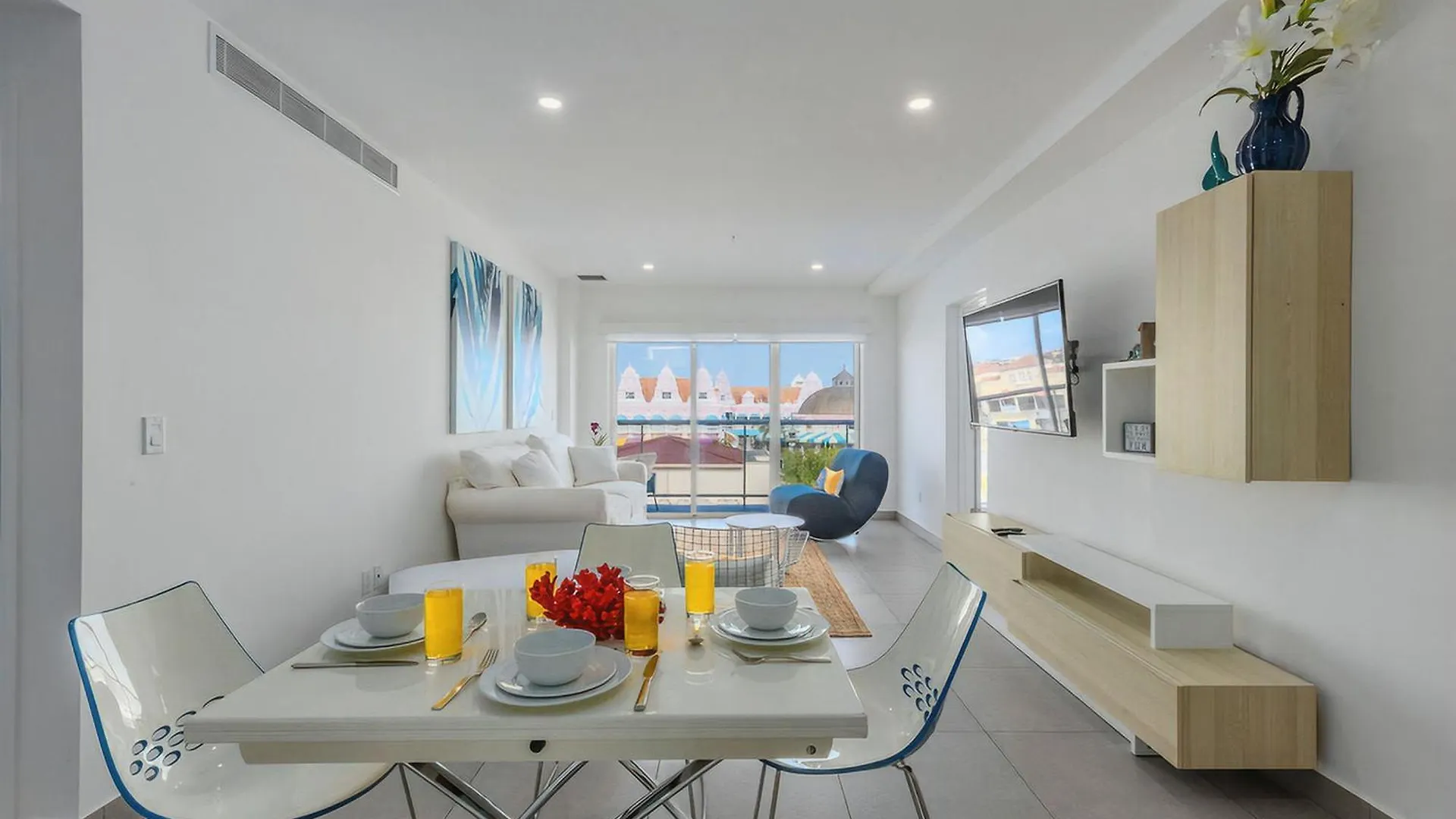 아파트 Family Condo At Downtown 오란제스타트