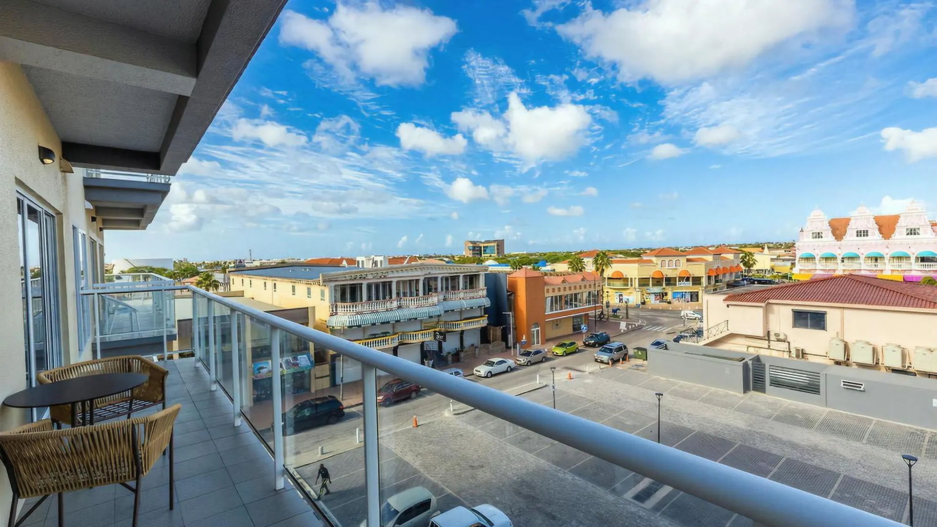 Family Condo At Downtown Ораньестад Апартаменты